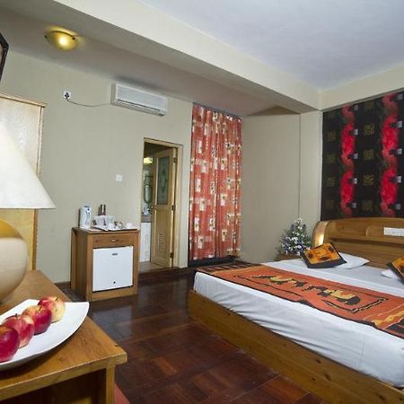 Omega Inn كولمبو المظهر الخارجي الصورة